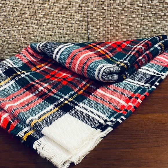 Berkshire Accessories - 🌟2xHP🌟NWOT Tartan Plaid Acrylic Blanket Scarf